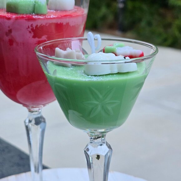 Holiday Candle Set ✦ Apple Cinnamon & Mistletoe ✦ Soy Wax Vintage Etched Glass - Picture 7 of 13